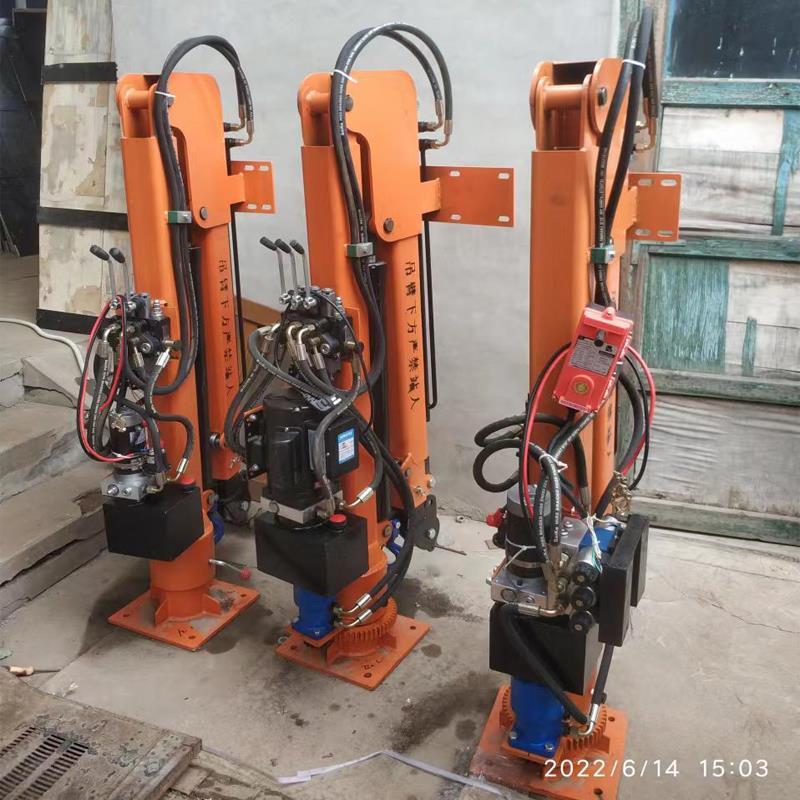 本溪市重汽蓝牌随车吊 3.2吨 国六动力强 液压驱动 农用自卸起重机